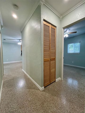 5950 NE 6TH Avenue, Oakland Park, FL 33334
