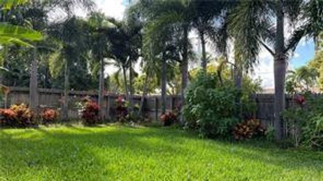 5950 NE 6TH Avenue, Oakland Park, FL 33334