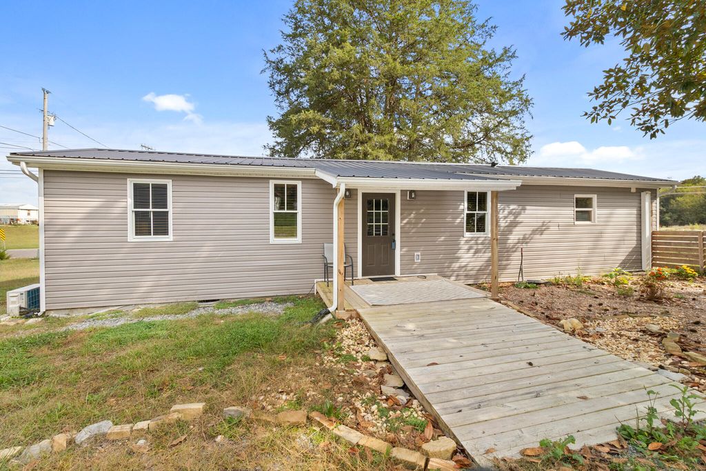 132 Burketts Chapel Road, Decatur, TN 37322