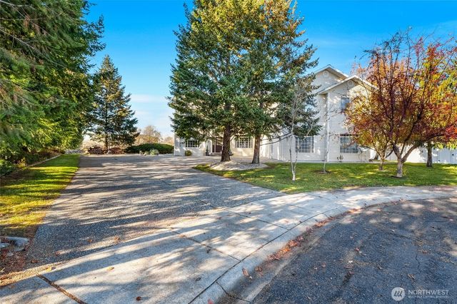 506 S Sandalwood Place, Moses Lake, WA 98837