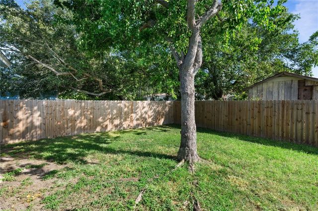 6526 Birmingham St, Corpus Christi, TX 78414