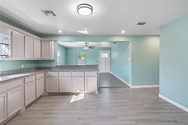 6526 Birmingham St, Corpus Christi, TX 78414