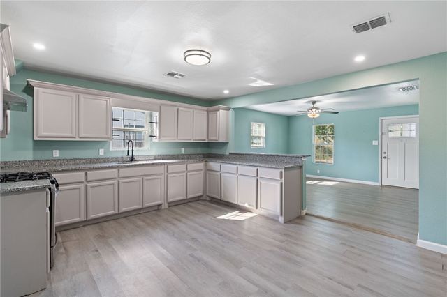 6526 Birmingham St, Corpus Christi, TX 78414