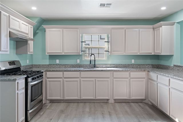 6526 Birmingham St, Corpus Christi, TX 78414