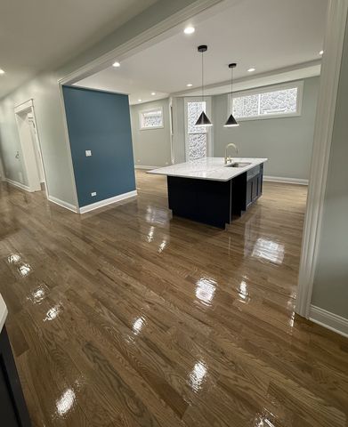 443 W 61st Place, Chicago, IL 60621