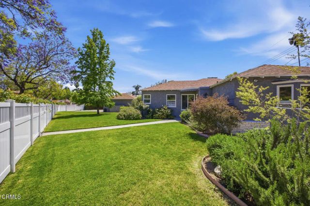 1681 Forest Avenue, Pasadena, CA 91103