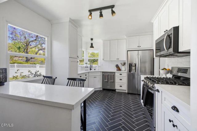 1681 Forest Avenue, Pasadena, CA 91103