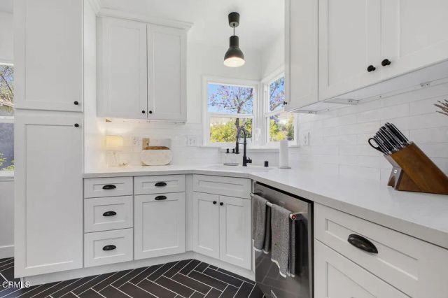1681 Forest Avenue, Pasadena, CA 91103