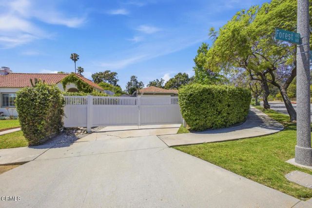 1681 Forest Avenue, Pasadena, CA 91103