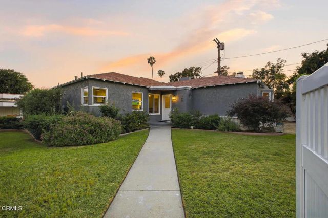 1681 Forest Avenue, Pasadena, CA 91103