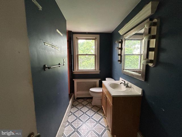 2003 OAKMONT AVE, Havertown, PA 19083