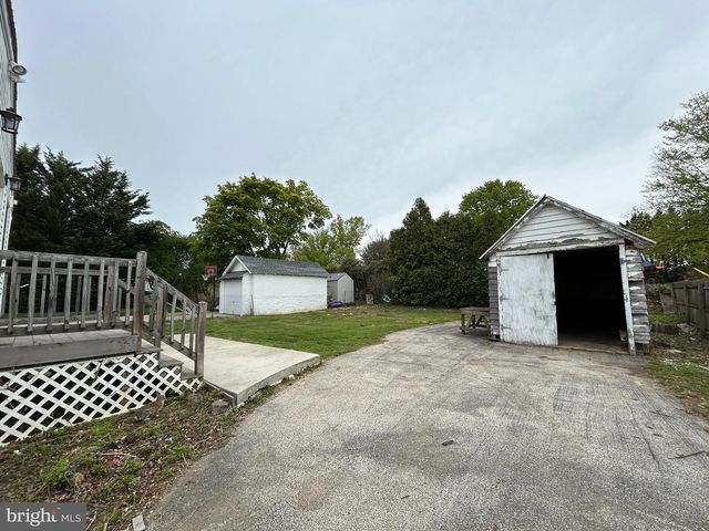 2003 OAKMONT AVE, Havertown, PA 19083
