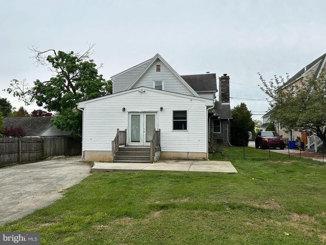 2003 OAKMONT AVE, Havertown, PA 19083