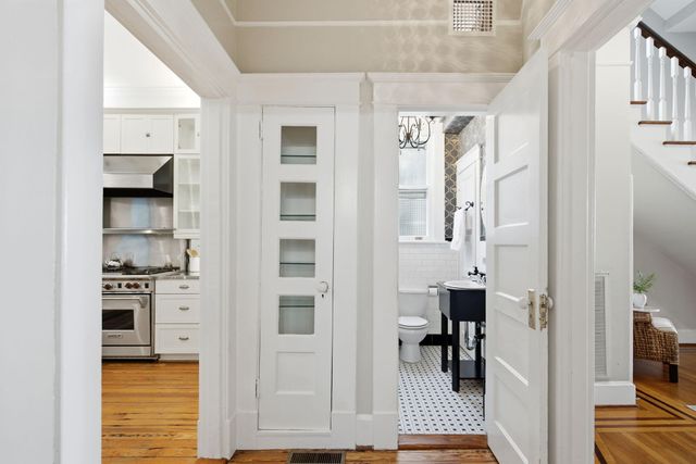 9 Colonial Street, Charleston, SC 29401