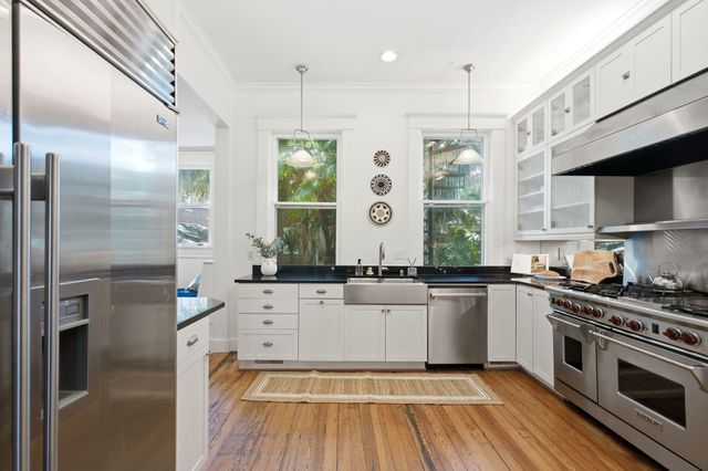 9 Colonial Street, Charleston, SC 29401