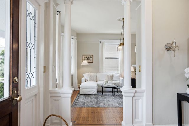9 Colonial Street, Charleston, SC 29401