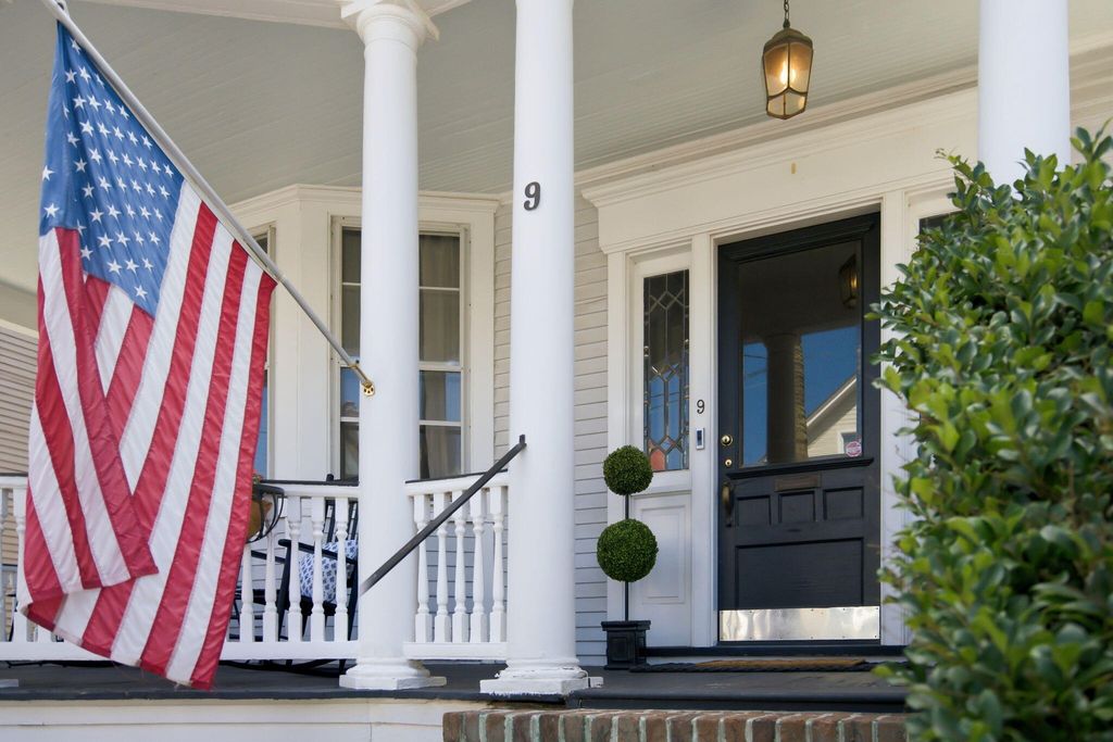 9 Colonial Street, Charleston, SC 29401