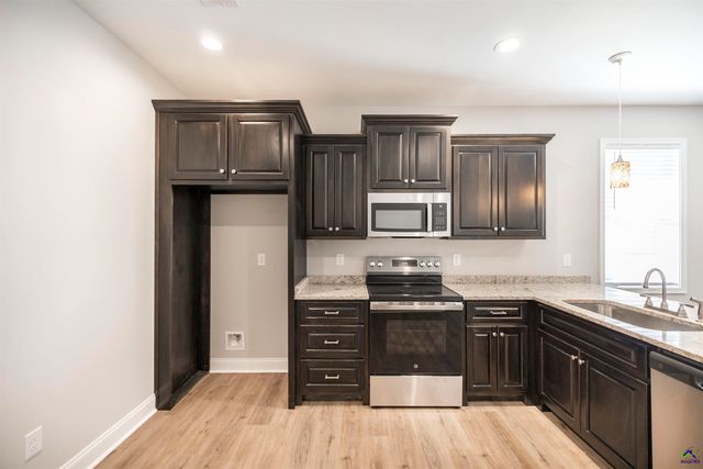 139 Rolling Woods Circle, Warner Robins, GA 31088