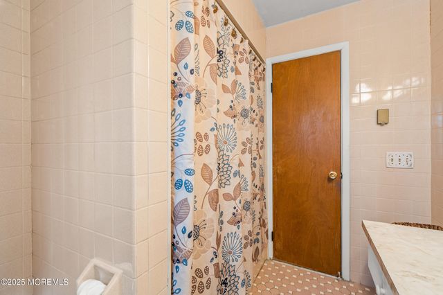 1006 Beverly Avenue, Ocean Twp, NJ 07712