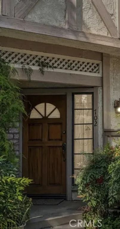 7100 Balboa Boulevard 702, Lake Balboa, CA 91406