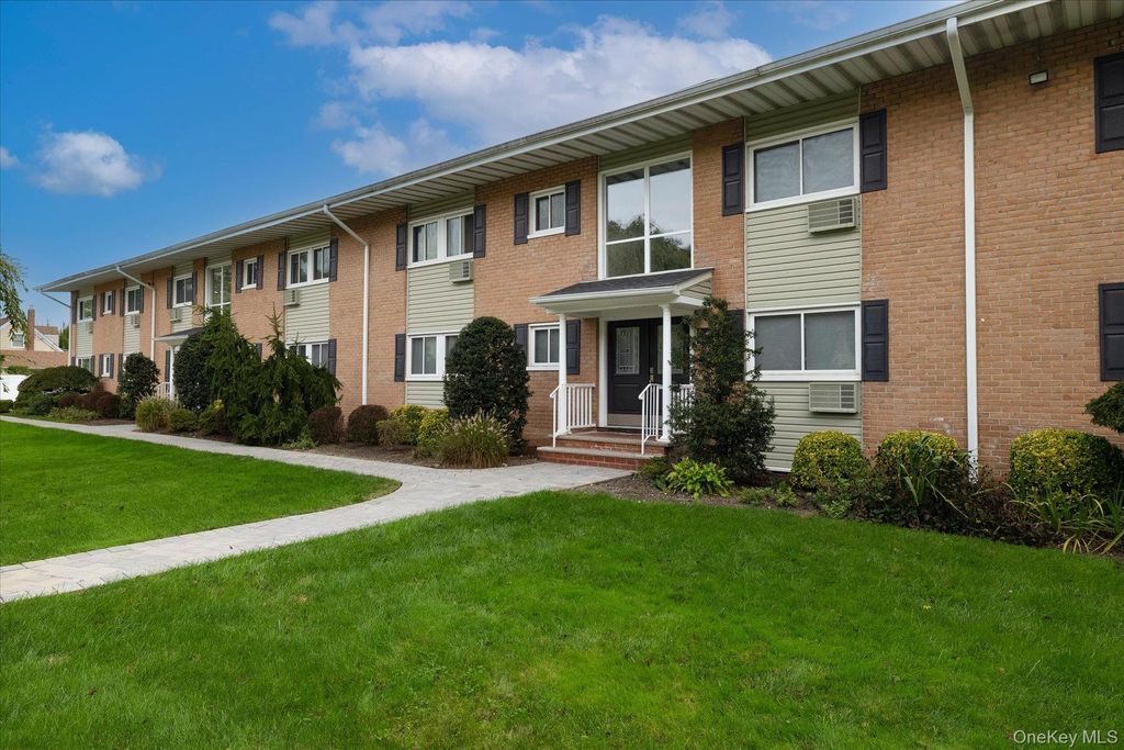 41 Mildred Place 3B, North Babylon, NY 11703 — photo 2