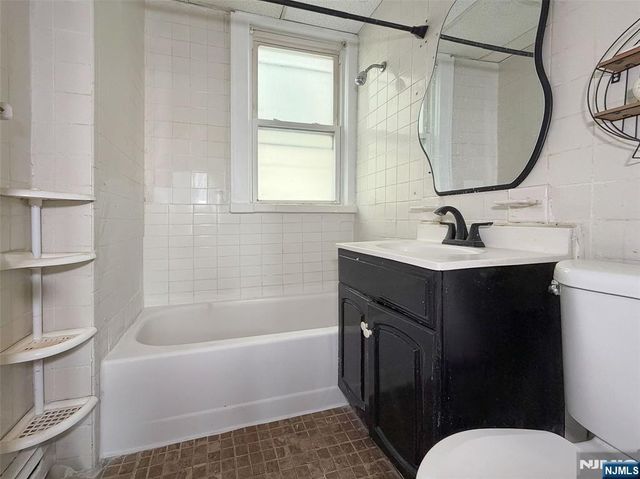 231 Myrtle Avenue, Irvington, NJ 07111