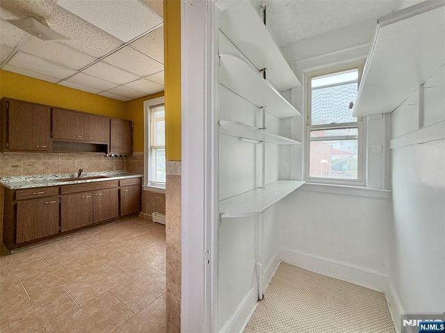 231 Myrtle Avenue, Irvington, NJ 07111