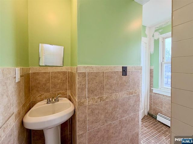 231 Myrtle Avenue, Irvington, NJ 07111