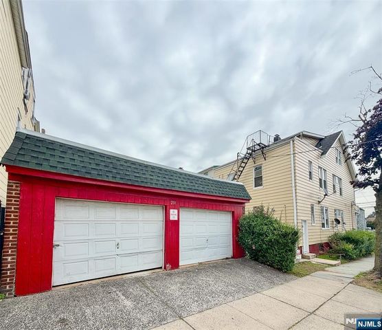 231 Myrtle Avenue, Irvington, NJ 07111