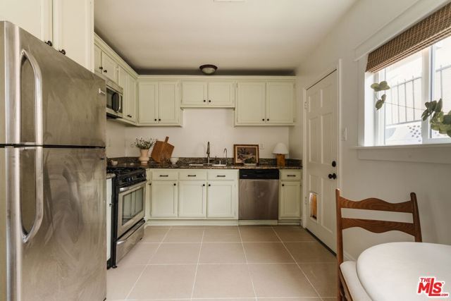 2223 Alsace Avenue, Los Angeles, CA 90016