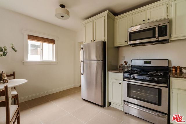 2223 Alsace Avenue, Los Angeles, CA 90016