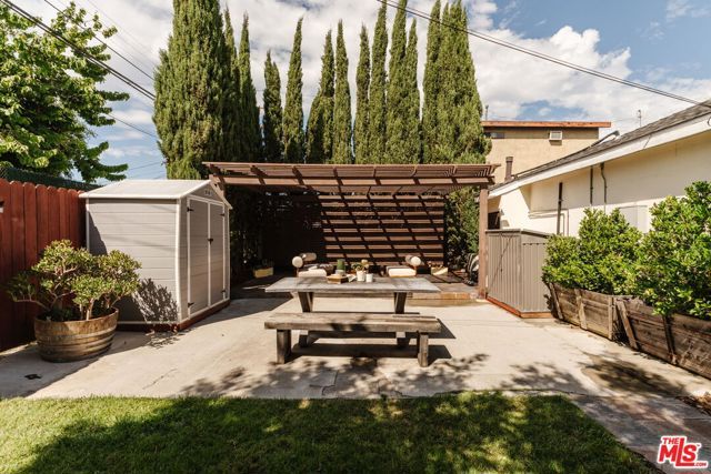 2223 Alsace Avenue, Los Angeles, CA 90016