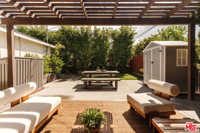 2223 Alsace Avenue, Los Angeles, CA 90016