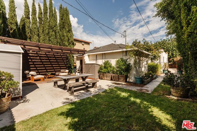 2223 Alsace Avenue, Los Angeles, CA 90016
