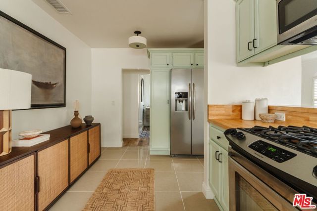 2223 Alsace Avenue, Los Angeles, CA 90016