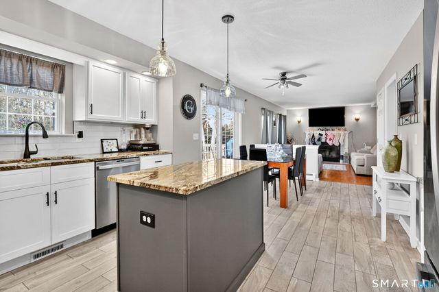 27 Merriman Lane, Wallingford, CT 06492