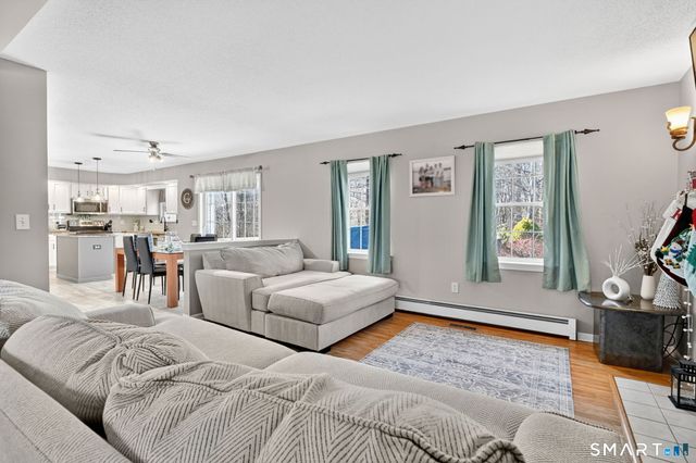 27 Merriman Lane, Wallingford, CT 06492