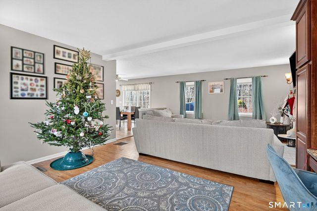 27 Merriman Lane, Wallingford, CT 06492