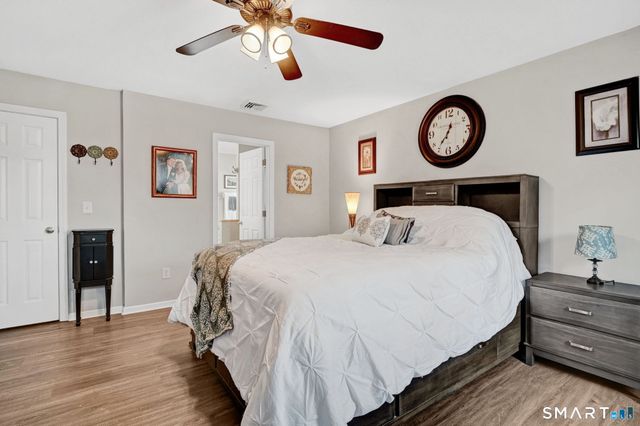 27 Merriman Lane, Wallingford, CT 06492