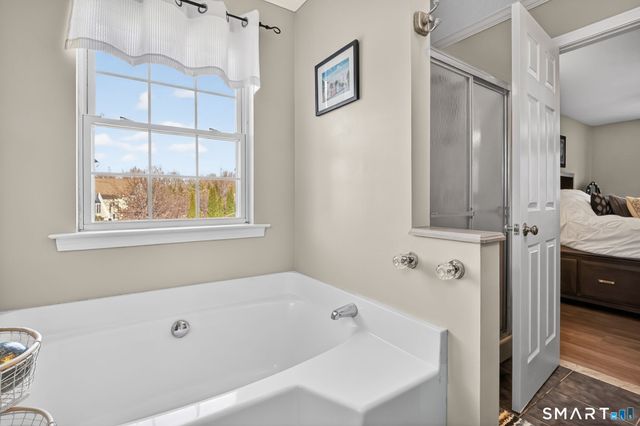 27 Merriman Lane, Wallingford, CT 06492