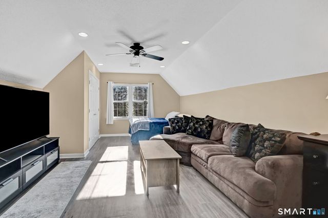 27 Merriman Lane, Wallingford, CT 06492