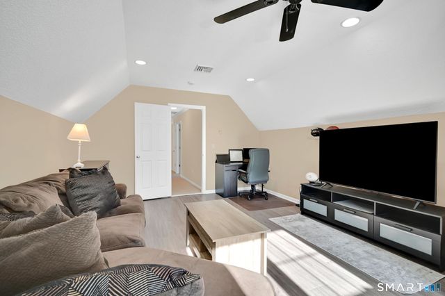 27 Merriman Lane, Wallingford, CT 06492