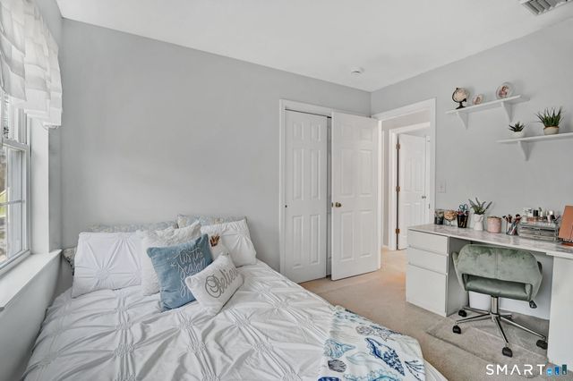 27 Merriman Lane, Wallingford, CT 06492