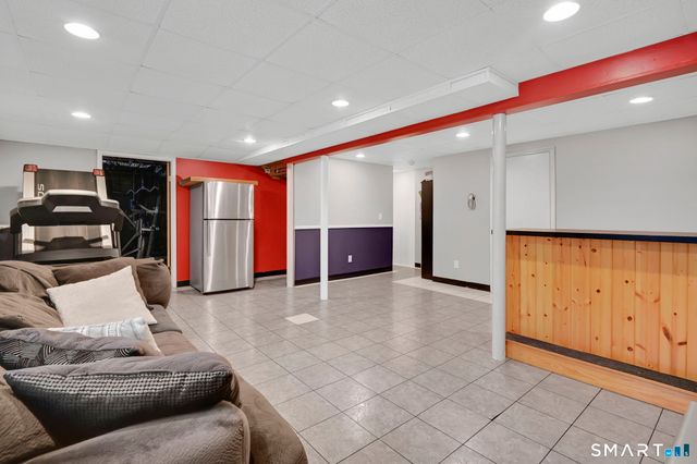 27 Merriman Lane, Wallingford, CT 06492