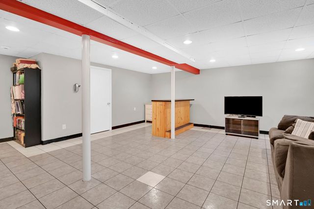 27 Merriman Lane, Wallingford, CT 06492