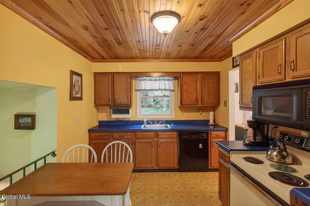 68 Wineberry Lane, Malta, NY 12020