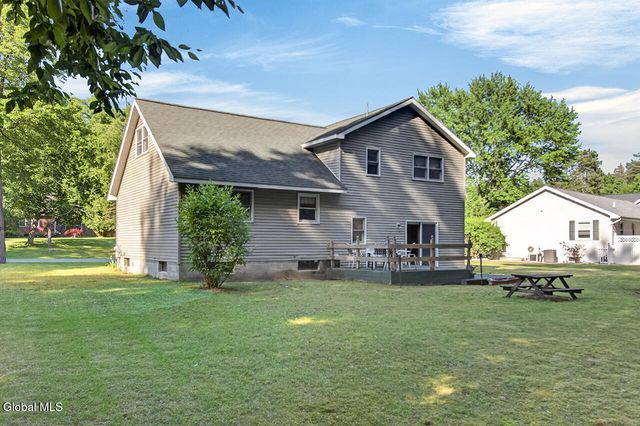 68 Wineberry Lane, Malta, NY 12020