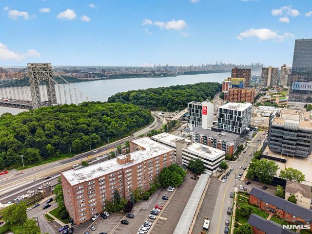 2160 N Central Road 308, Fort Lee, NJ 07024
