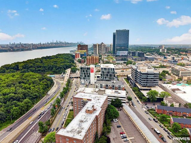 2160 N Central Road 308, Fort Lee, NJ 07024