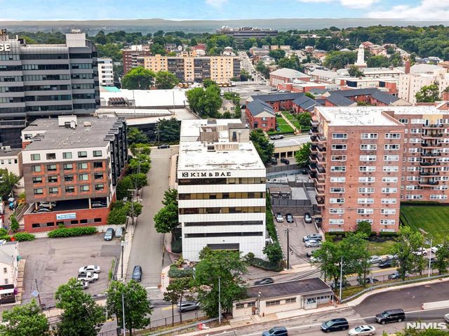 2160 N Central Road 308, Fort Lee, NJ 07024
